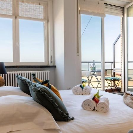 Huswell - Beautiful Spacious Studio With Frontal Sea View Knokke-Le-Zoute Extérieur photo