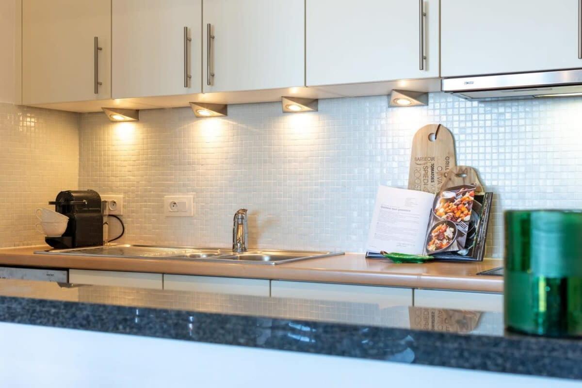 Huswell - Beautiful Spacious Studio With Frontal Sea View Knokke-Le-Zoute Extérieur photo