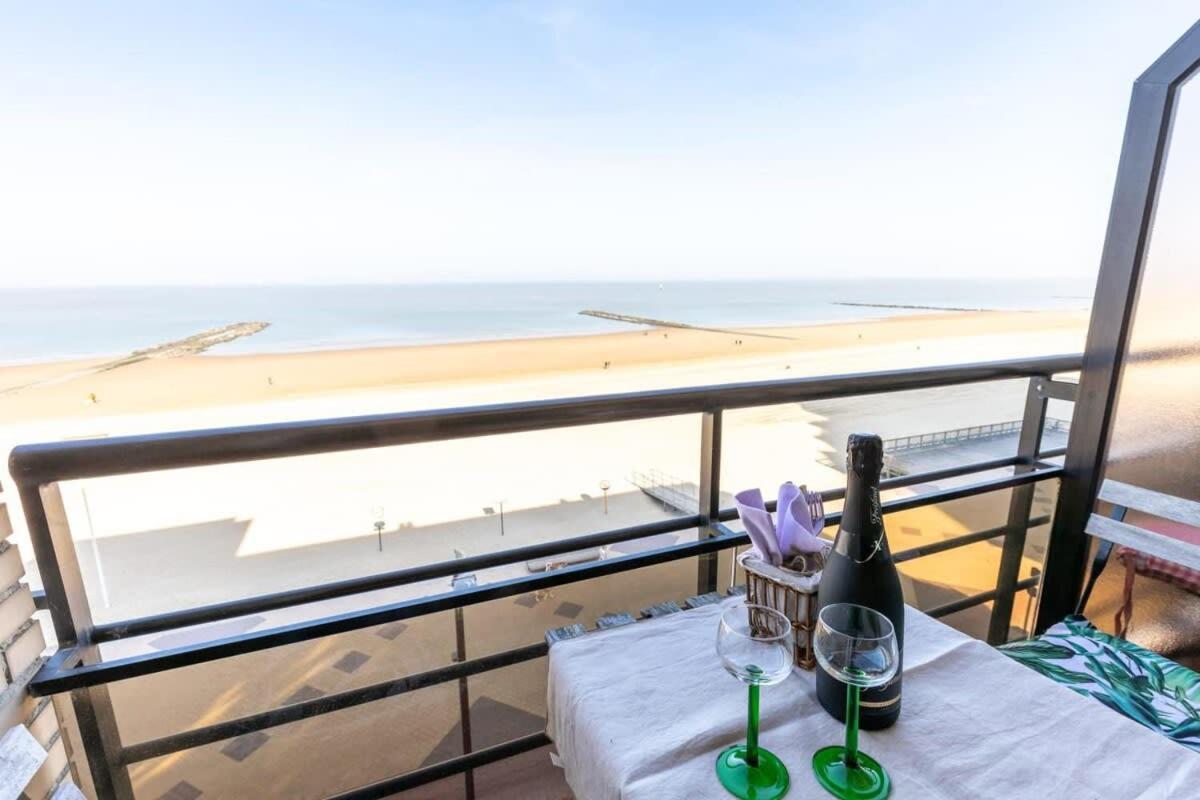 Huswell - Beautiful Spacious Studio With Frontal Sea View Knokke-Le-Zoute Extérieur photo