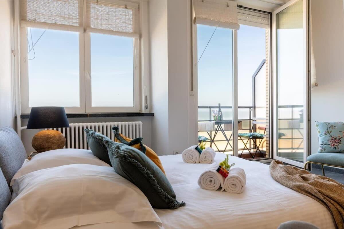 Huswell - Beautiful Spacious Studio With Frontal Sea View Knokke-Le-Zoute Extérieur photo