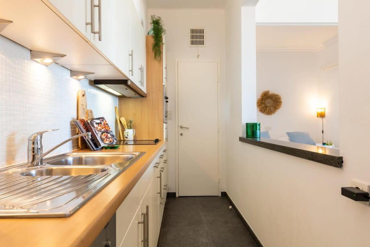 Huswell - Beautiful Spacious Studio With Frontal Sea View Knokke-Le-Zoute Extérieur photo